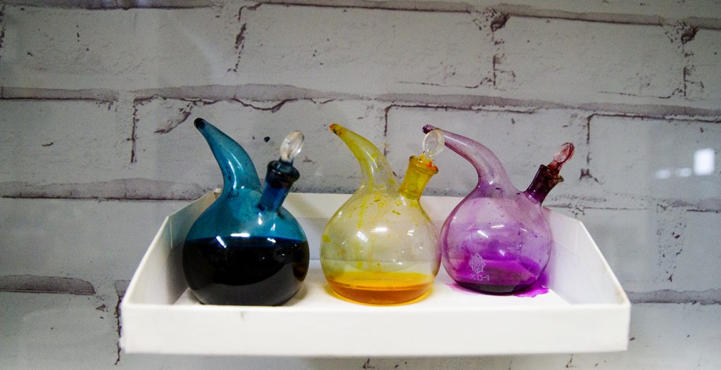 Бутылочки с секретными ингредиентами химии Wieberr