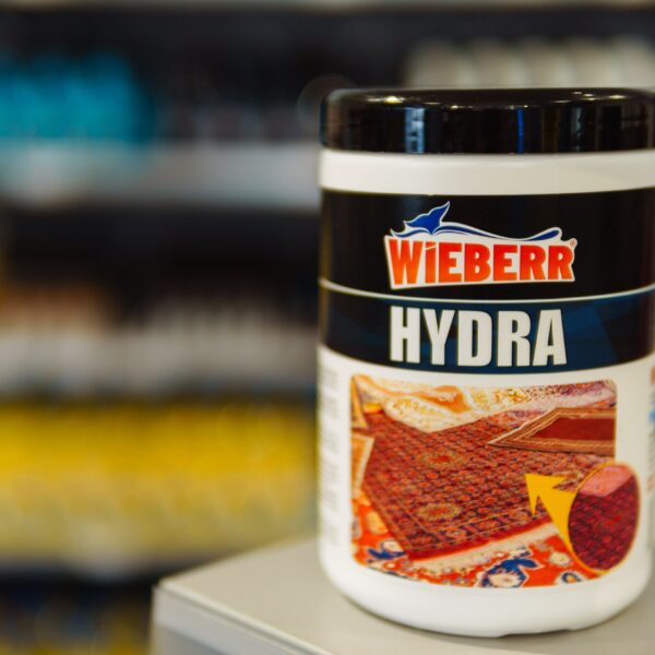 Zasіb dlya vіdnovlennya kolorіv na kilimі Hydra