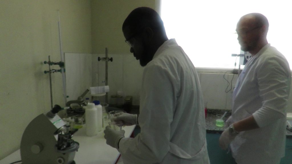 Робота в турецькій лабораторії Wieberr – спостереження за стабільністю препарату