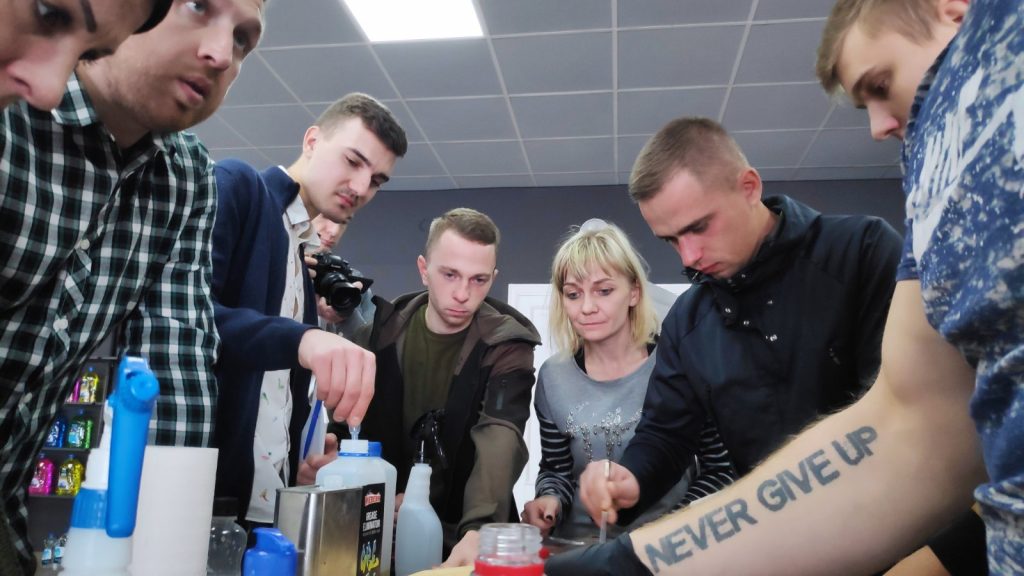 Який засіб для виведення плям краще? Візьми та перевір!